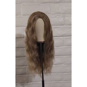 Beautiful 26" Ash Blonde Soft & Wavy Synthetic Fiber Wig